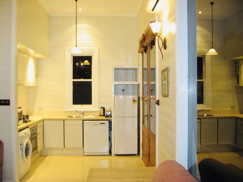 1880s Kananook Boutique Historic Luxury Apartment FSC Private Villa Bairnsdale - Accommodation Adelaide 2