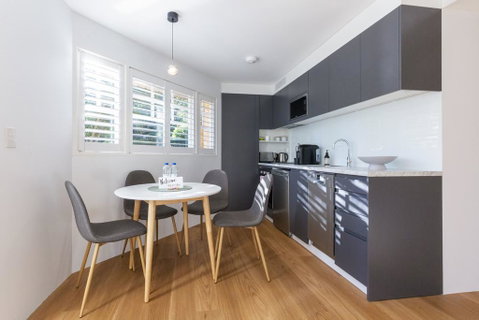 2 BEDROOM BRAND NEW APT // MOMENTS FROM RNSH - Accommodation Adelaide 0