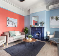 2-Bed Apartment Metres From Coogee Beach and Dining - Accommodation Adelaide