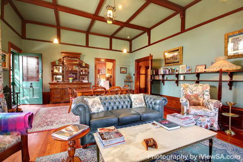 Buxton Manor - Accommodation Adelaide 3