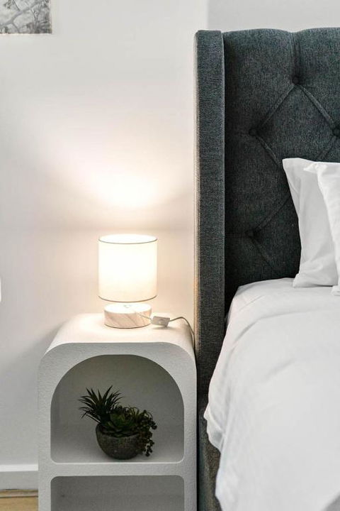 Charming City Escape Stylish CBD Suite With WiFi - Accommodation Adelaide 1