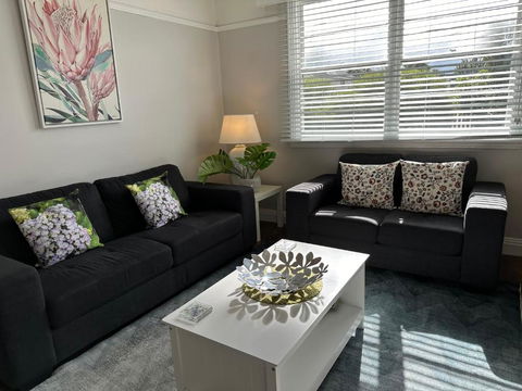 Daisy Cottage On Duke 2BR - Accommodation Adelaide 4