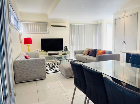 D104 Winston Fresh Fantastic - Accommodation Adelaide 1