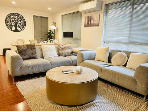 D130 The Link Fantasy Place - Accommodation Adelaide 2