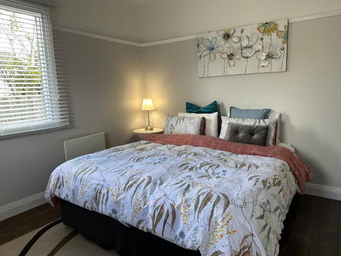 Daisy Cottage On Duke 3BR - Accommodation Adelaide 3