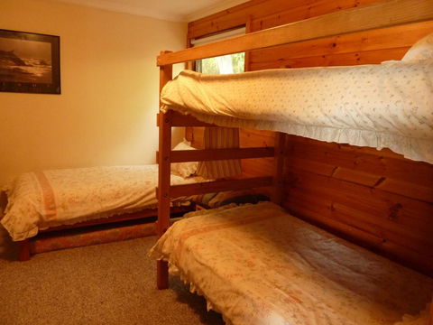 31 Elizabeth Crescent - Accommodation Adelaide 2