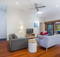 33 Bangalow - Narrawallee's Beautiful Bungalow - Accommodation Adelaide