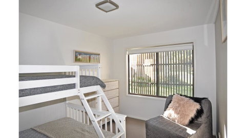 52 ON BAYVIEW - PET FRIENDLY (OUTSIDE ONLY) - Accommodation Adelaide 3