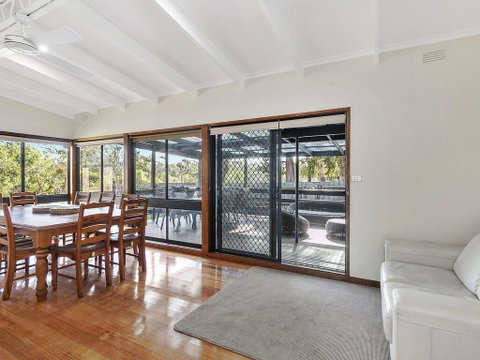 62 BINGLEY PARADE RIVERSEA HOUSE - Accommodation Adelaide 1