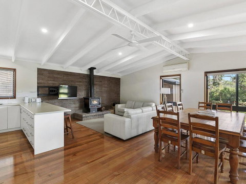 62 BINGLEY PARADE RIVERSEA HOUSE - Accommodation Adelaide 3