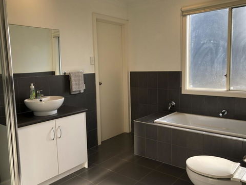 7 Horizon Parade - Accommodation Adelaide 2