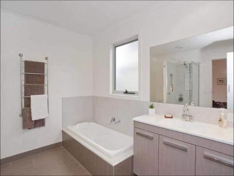 A Beautiful Beach House Torquay - Accommodation Adelaide 3