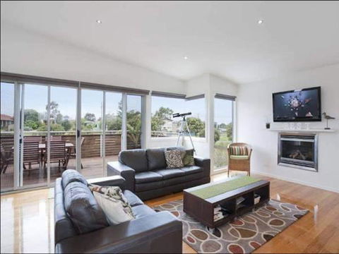 A Beautiful Beach House Torquay - Accommodation Adelaide 1