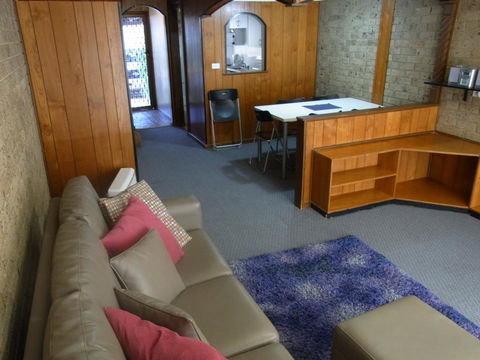 A Furnished Townhouse In Goulburn - Accommodation Adelaide 2