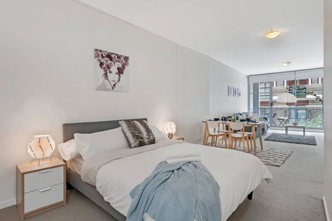 A Modern & Stylish Studio Near Darling Harbour - Accommodation Adelaide 1