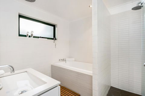 A Top Spot - Accommodation Adelaide 2