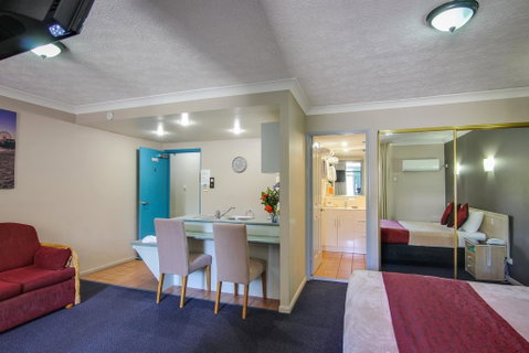 AAA Airport Albion Manor Apartments And Motel - Accommodation Adelaide 2