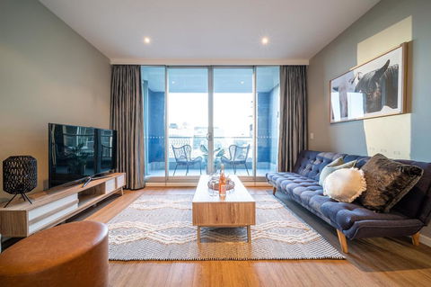 Above The Square On Hindmarsh-Pool - Gym - Carpark - Accommodation Adelaide 0
