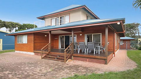 Absolute Beachfront At Hastings - Accommodation Adelaide 2