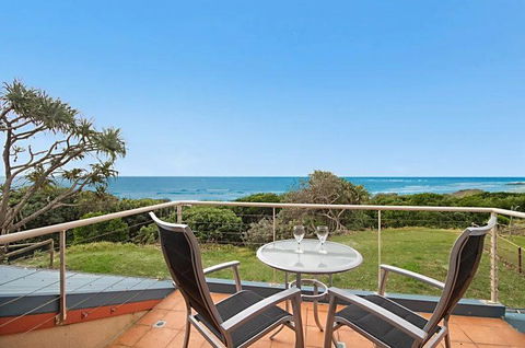 Absolute Beachfront At Hastings - Accommodation Adelaide 0