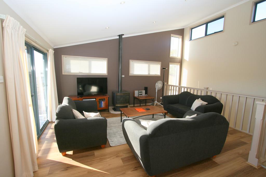 Coolumbooka NSW Accommodation Adelaide