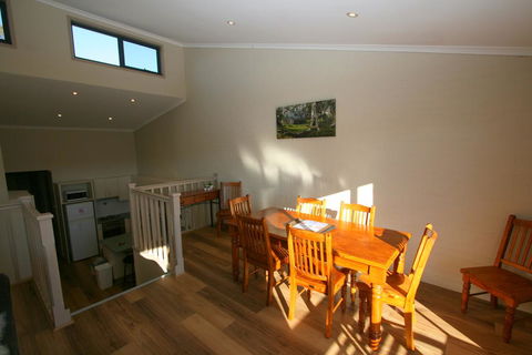 Acacia 5/2 Kirwan Close - Accommodation Adelaide 1