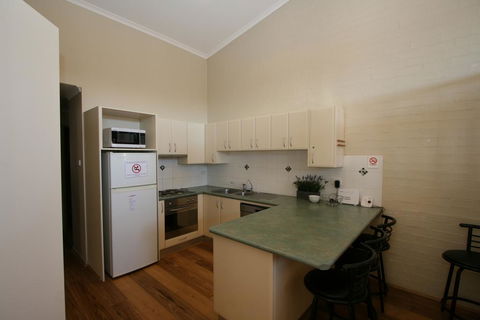 Acacia 5/2 Kirwan Close - Accommodation Adelaide 2