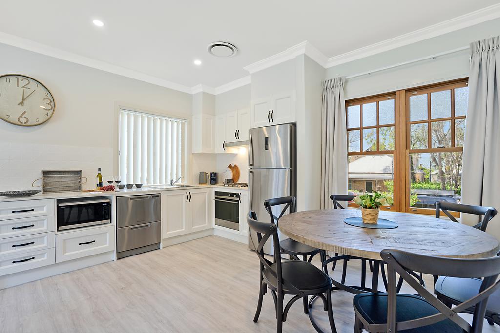 Maitland NSW Accommodation Adelaide