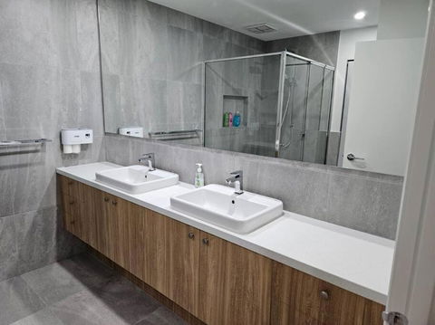 E 4 Room Retreat Family Friendly - Accommodation Adelaide 1