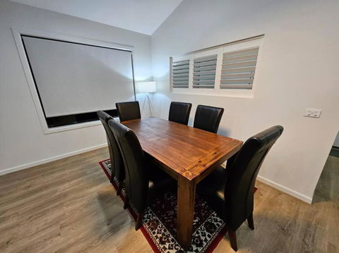 E 4 Room Retreat Family Friendly - Accommodation Adelaide 4