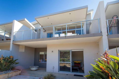 Eagle Escape I Private Properties - Accommodation Adelaide 1