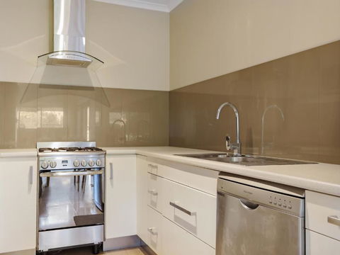 Eagle Heights Holiday Units - Accommodation Adelaide 3