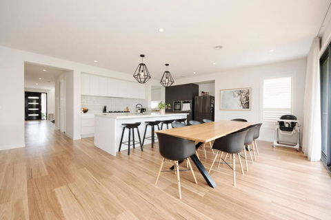 EDEN Spacious Torquay Family Escape - Accommodation Adelaide 0