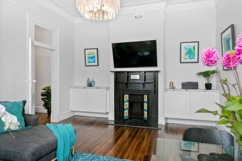EDW19 - Stylish 2-Bed, 2-Bath Townhose In Drummoyne - Accommodation Adelaide 2