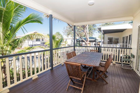 E.V. - Eurong Beach Villa - Accommodation Adelaide 2