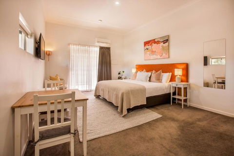 EM Apartments - Accommodation Adelaide 3