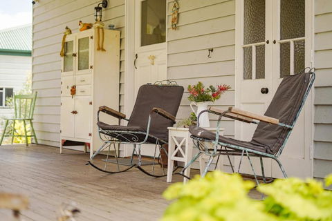 Entire Boutique Home - The Rustic Cottage - Canungra - Accommodation Adelaide 1