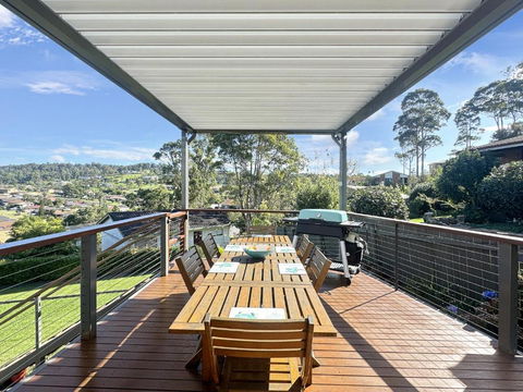 Fab 3-Bed Stay With Great Outdoors & Water Views - Accommodation Adelaide 2