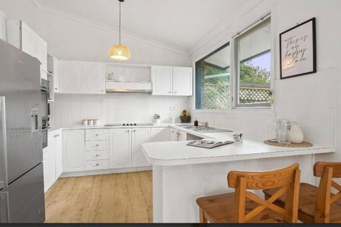Family Home With Views - Kanahooka - Accommodation Adelaide 2
