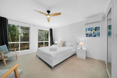 Family Escape Serene Oasis With Pool And AC - Accommodation Adelaide 2