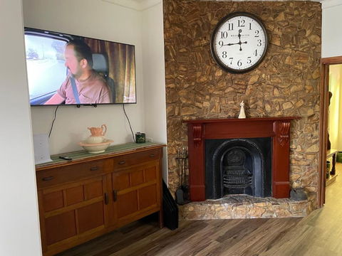 Florence Lodge - Accommodation Adelaide 3