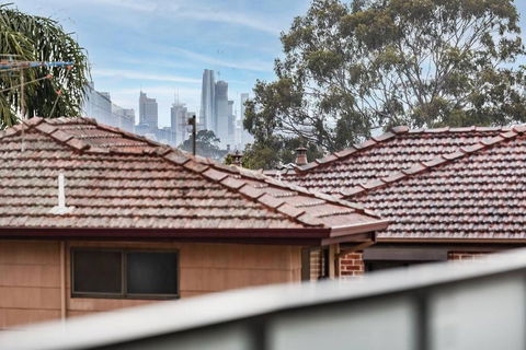 GLAD3 Gladesville Getaway Bright & Contemporary - Accommodation Adelaide 1