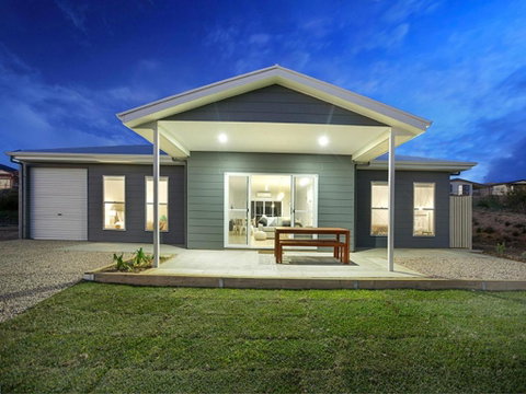 High Tide - Beachfront Pet-friendly - Accommodation Adelaide 0