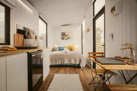 Hunters Inn By Tiny Away - Accommodation Adelaide 0
