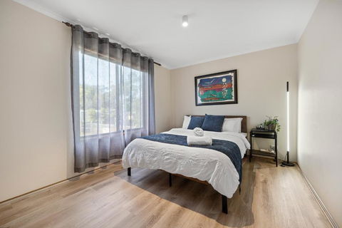 INVERLOCH Beach House - Accommodation Adelaide 3