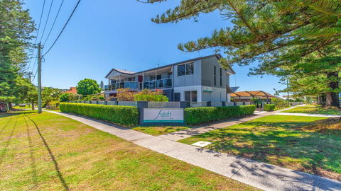 Adrift Apartments - Accommodation Adelaide 0