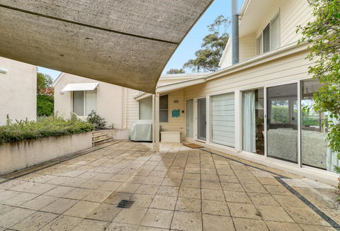 Aegina - Accommodation Adelaide 1