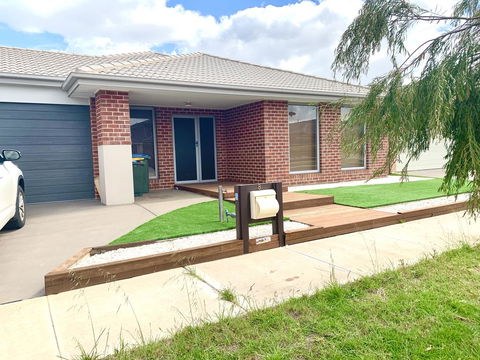 AHA Family Holiday House With Huge Backyard - Accommodation Adelaide 2