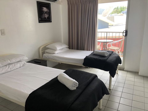 Airlie Waterfront Accommodation - Accommodation Adelaide 2