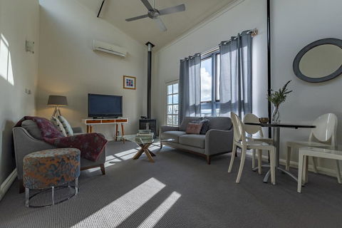 Albert Guest House And Mills Spa Suites - Accommodation Adelaide 2